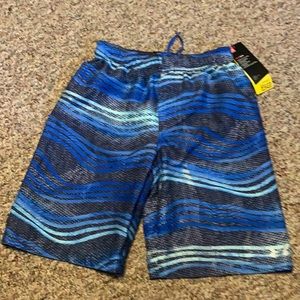 New Under Armour Boys Youth Medium Swim Trunks Versa Blue dot Wave UPF 50